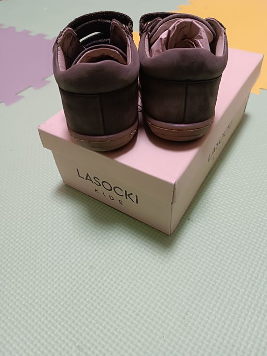 Papuci Lasocki măr.23