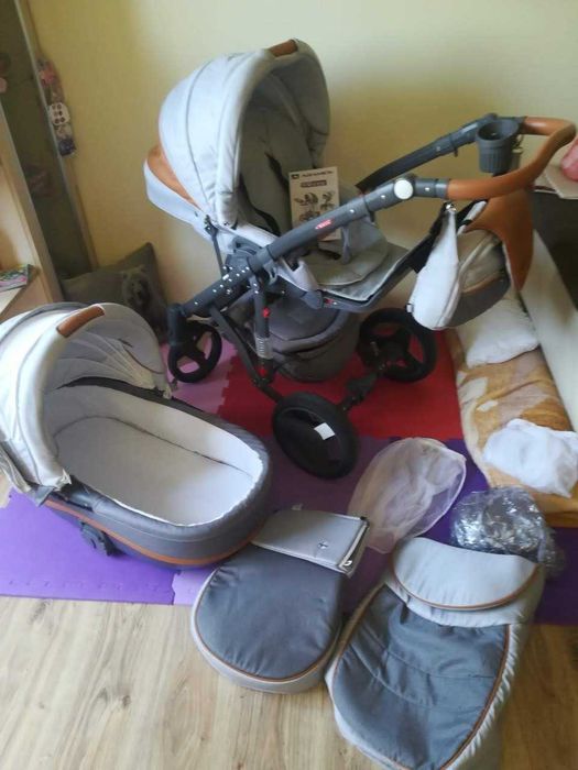 Бебешка количка Adamex употребявана за кратко, изключително запазена