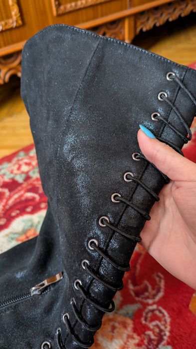 Cizme peste Genunchi – Lucioase, cu Toc Gros și Șireturi