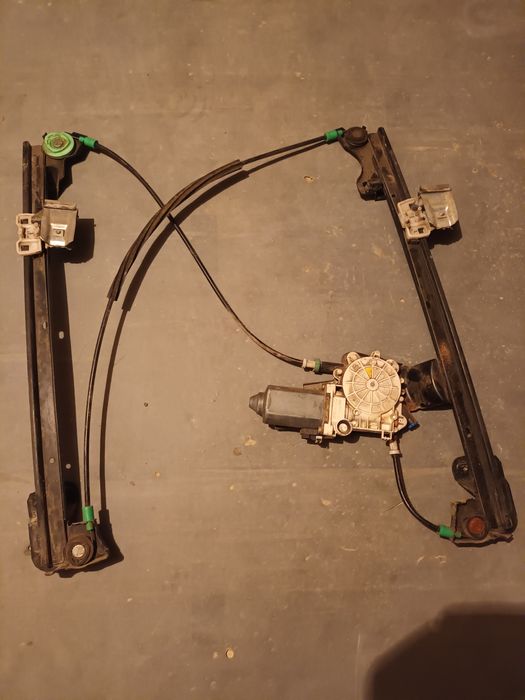 Vând macara electrică Land Rover Frelander