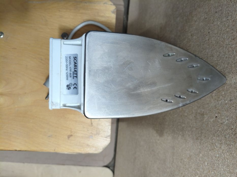 Утюг  SCARLETT, производства Китай