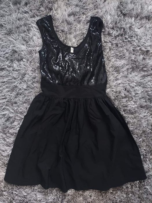 Черна рокля с пайети