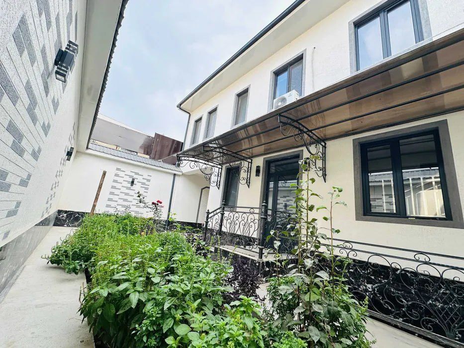 Дом. 4 ком., 2 этажа.. Участок 1,5 сот. Сергели, Хонобад. Метро 1,5 км