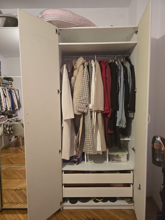 Vând dulap alb Ikea