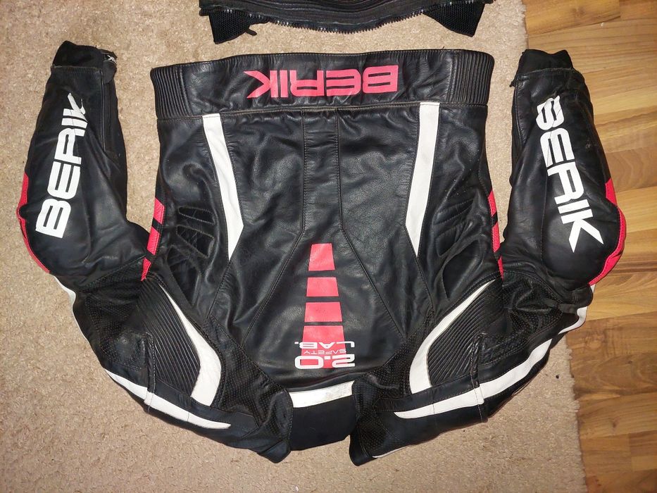 Costum moto Berik,doua piese,geaca si pantaloni piele,marime 54
