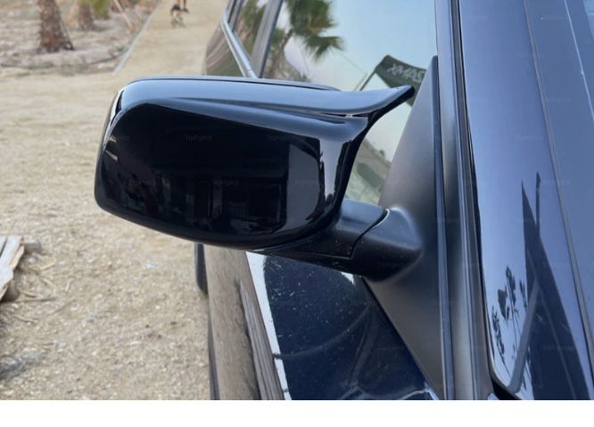 SET CAPACE Oglinzi BMW SERIA 5 E60 / E61 model M cu clipsuri