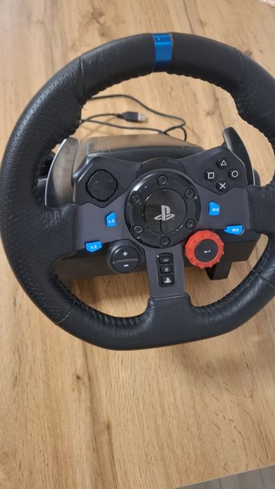 Продавам нов  волан logitech g 29