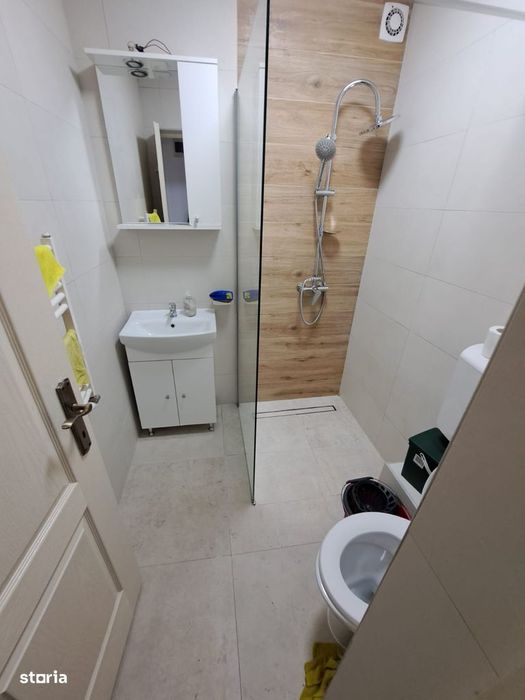 Apartament cu 3 camere semidecomandate, Marasesti