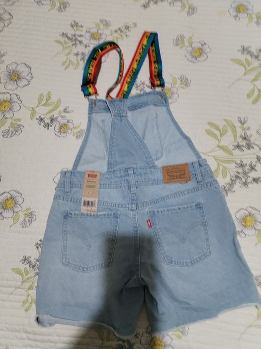 Джинсовый комбинезон Levis, на девочку до 10 лет