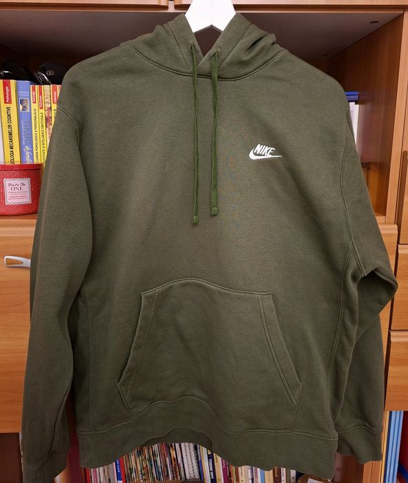 Vând hanorac original Nike, puțin purtat, mărimea M