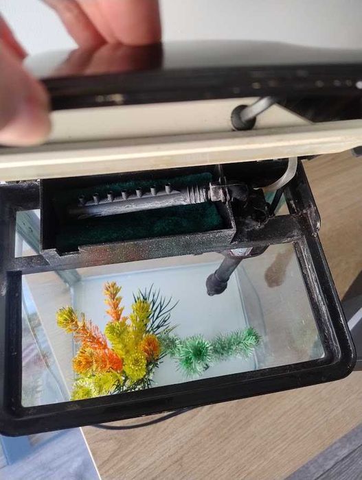 Комплект аквариум за начинаещи 7 л