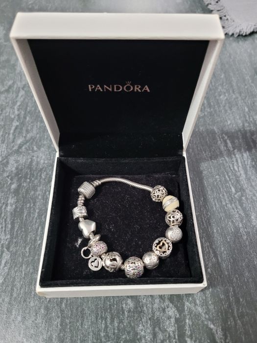 Bratara Pandora cu acesorii