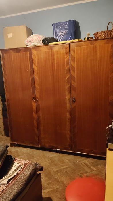 Șifonier vechi comunist