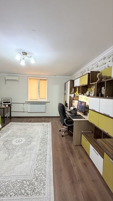 Спальная гарнитура для девочки и мальчика, стол 5 м.