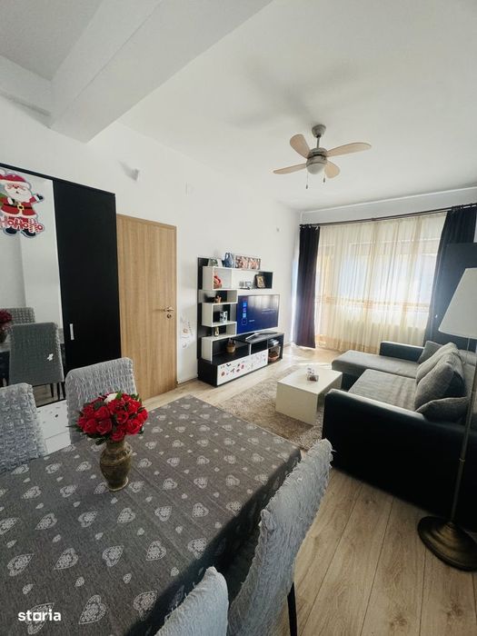 Vand apartament cu curte, metrou Dimitrie Leonida