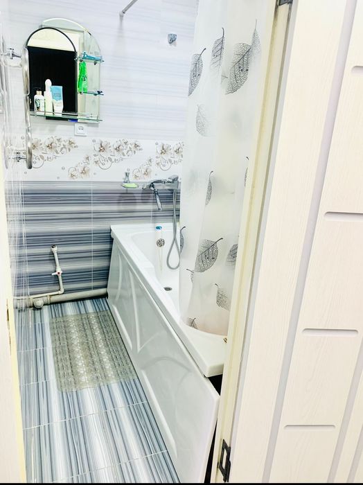 Срочно Квартира сотилади Куйлик -5 массив.Нархи келишилади.