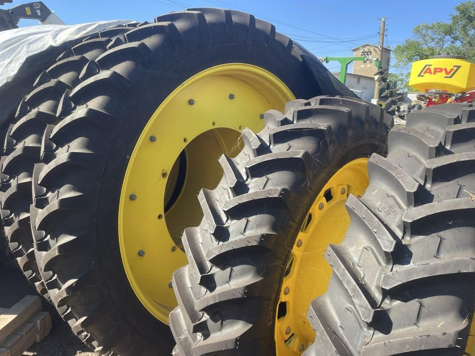 Гуми за трактор John deere