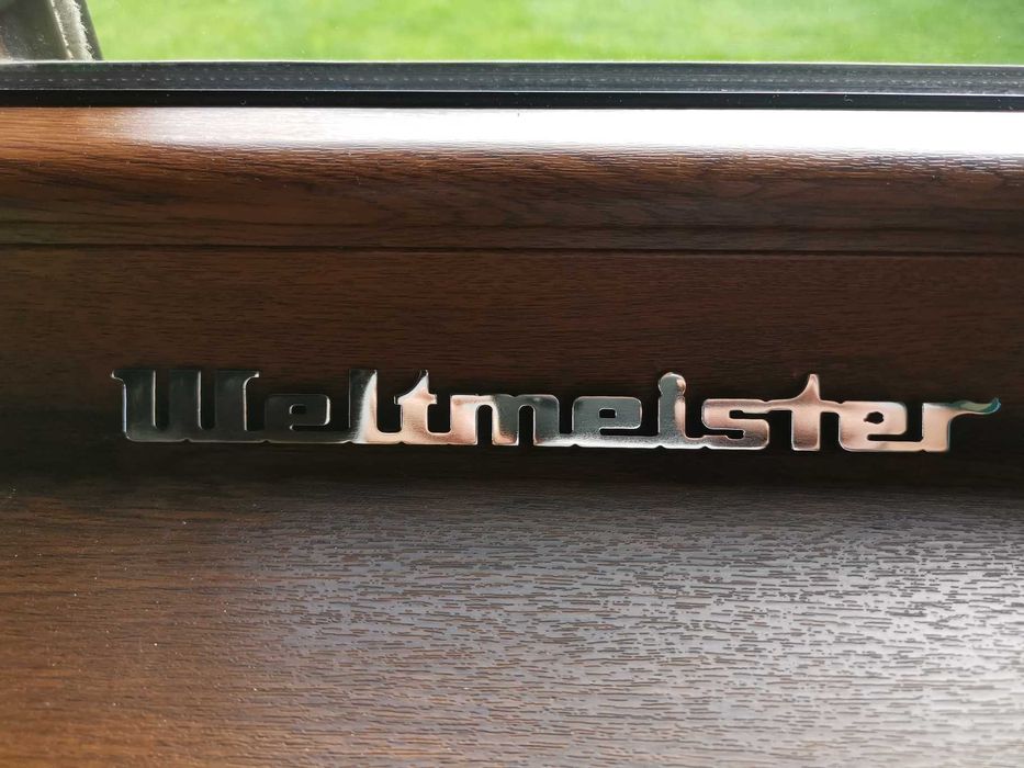 Scris Weltmeister Metalic pt.  Weltmeister Cantora