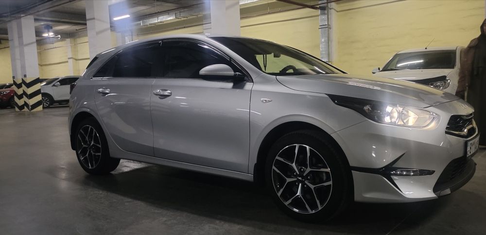 Продам автомобиль Кия Сид