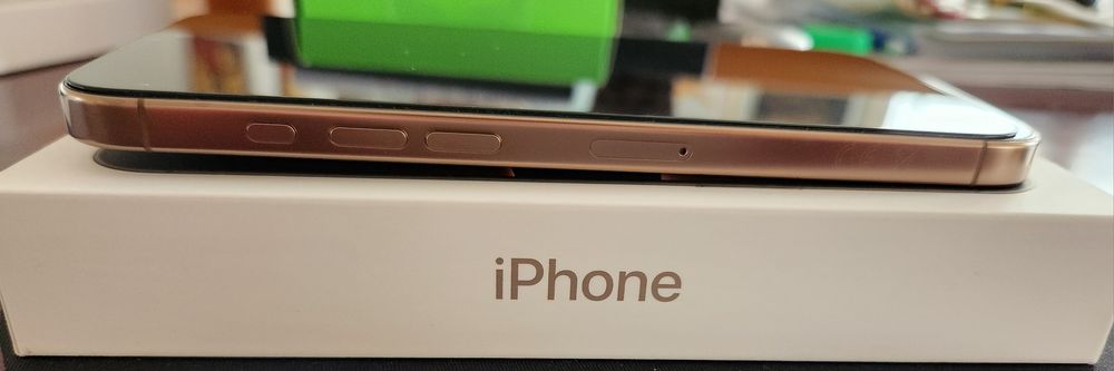 Iphone 16 pro max desert titanium, 1TB + кейсове