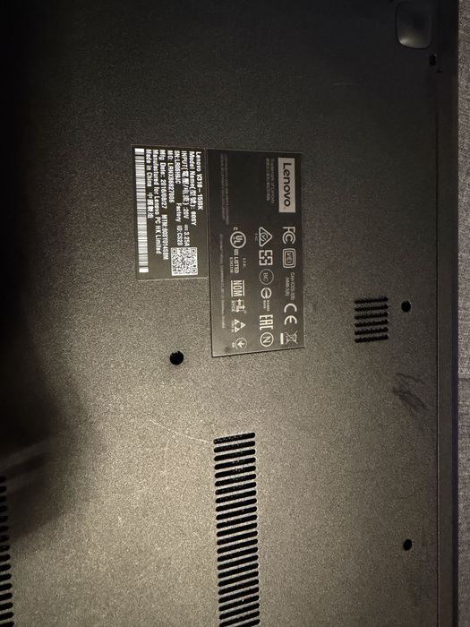 лаптоп Lenovo V310-15ISK + чанта за лаптоп