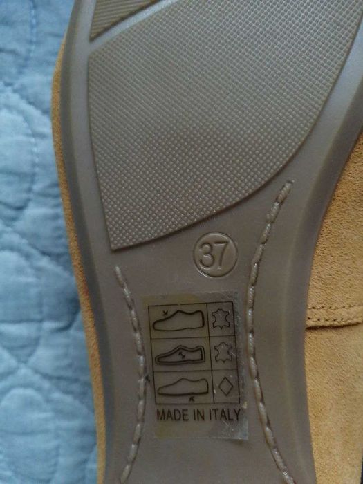 продаются женские туфли