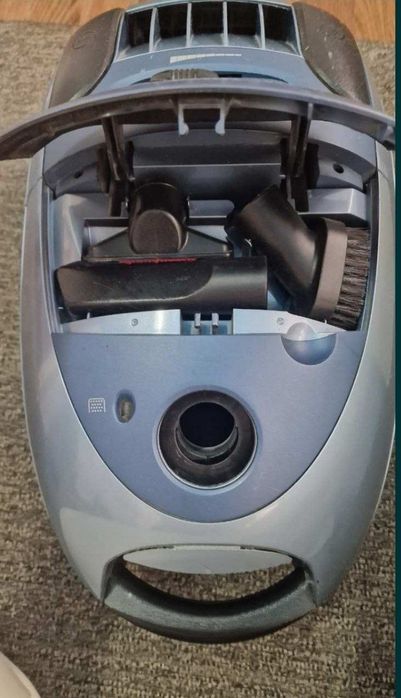 Фирменный Vitek пылесос