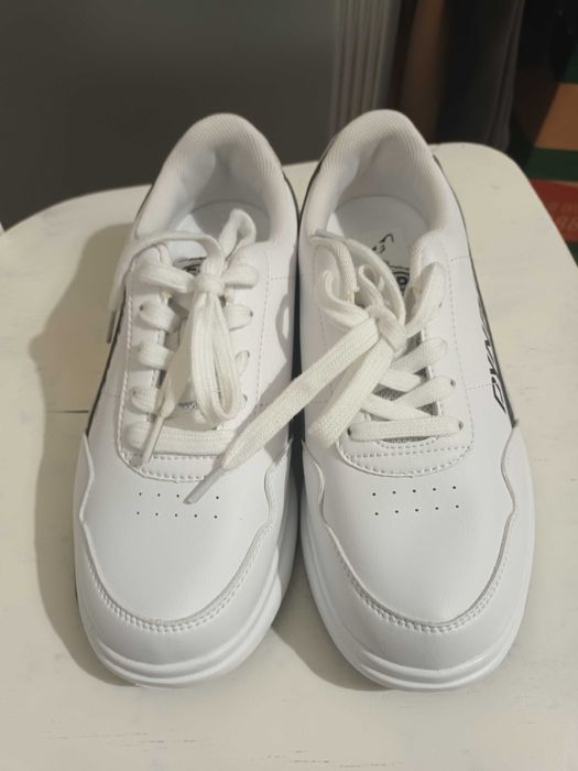 Обувь спортивная женская