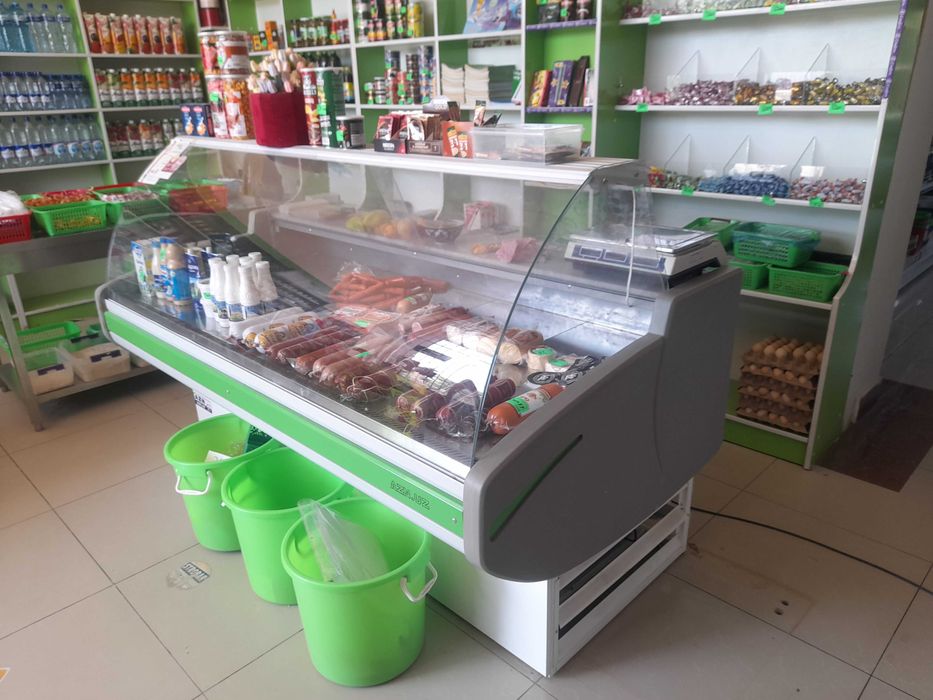 Vitrina AZN kolbasaniki zavodniki