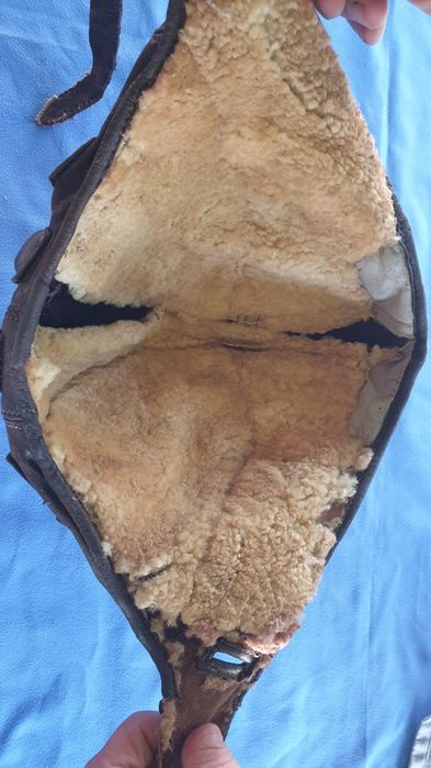 Немска карбидна лампа от Втората световна война и Стар авиаторски шлем