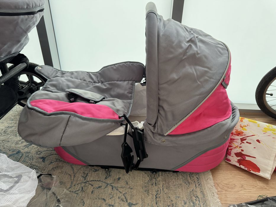 Срочно продам комплект коляска и люлька