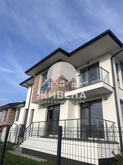 Продавам нова двуетажна къща, м-т Траката, РЗП: 140 кв.м