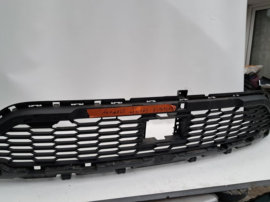 Грил решетка в броня Dacia Sandero 3 2020/2025г