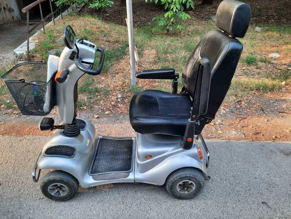 Електрическа количка за трудноподвижни хора