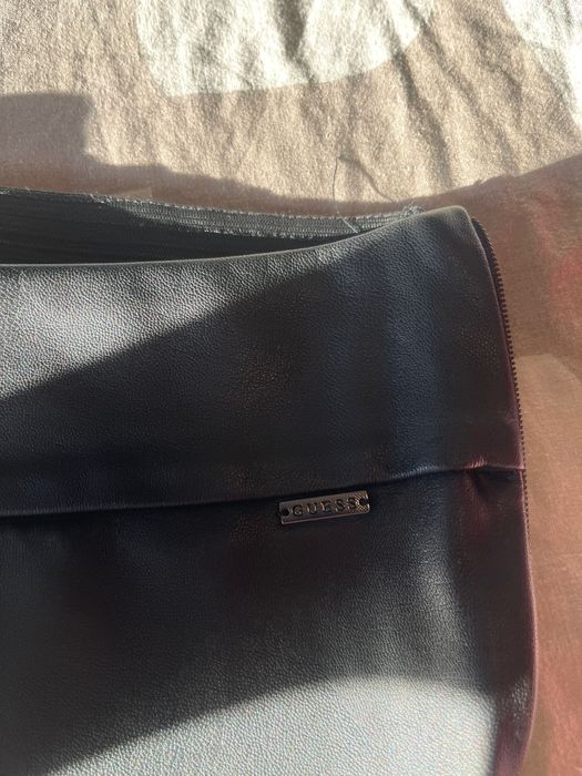 Кожен клин GUESS размер 12г