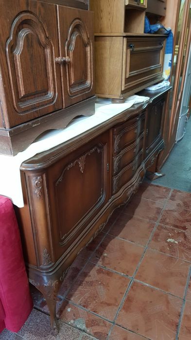 Mobilă veche reconditionată