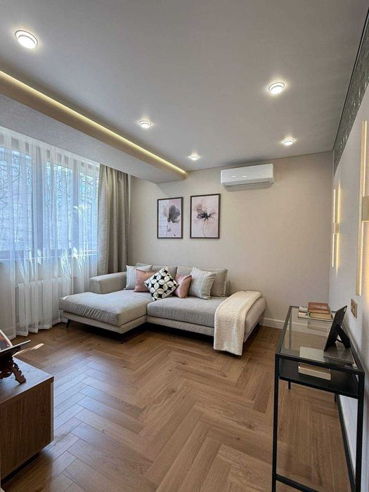 Срочно сдам светлую 2х ком кв-ру на 5/8 на Жк Silk Road А1