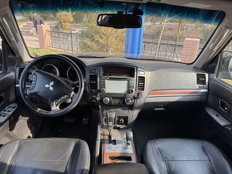 Mitsubishi pajero 2007