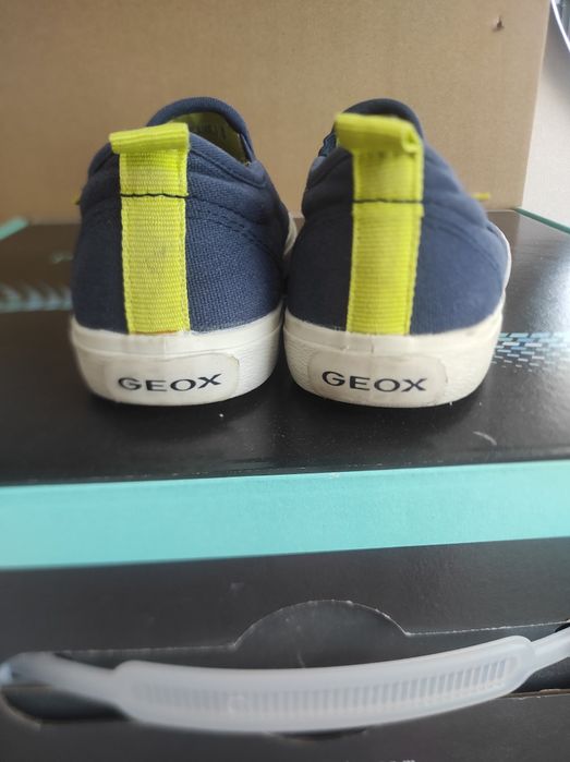 Детская обувь продаем