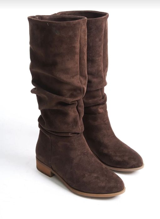 Кафяви велурени ботуши