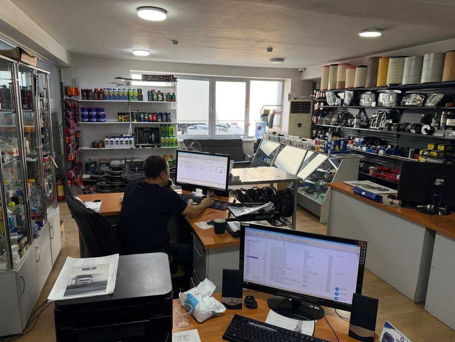 Сдаётся склад в аренду 600кв со стилажами и с офисом с  220кв.