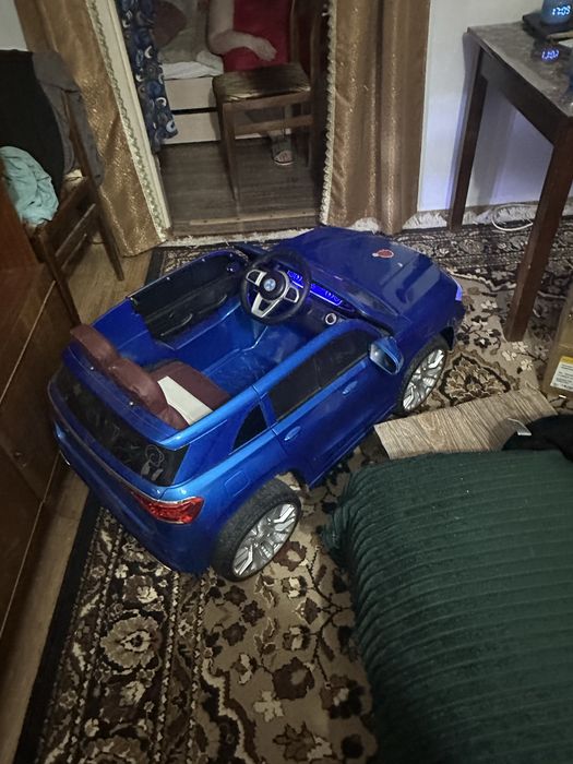 Продаю детскую машину