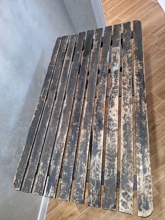 Маса с два стола