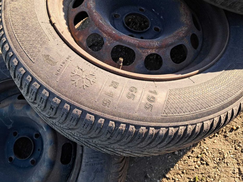 Peugeot 308 Citroen C4, set roti cu jante de tabla si cauciucuri pe 15