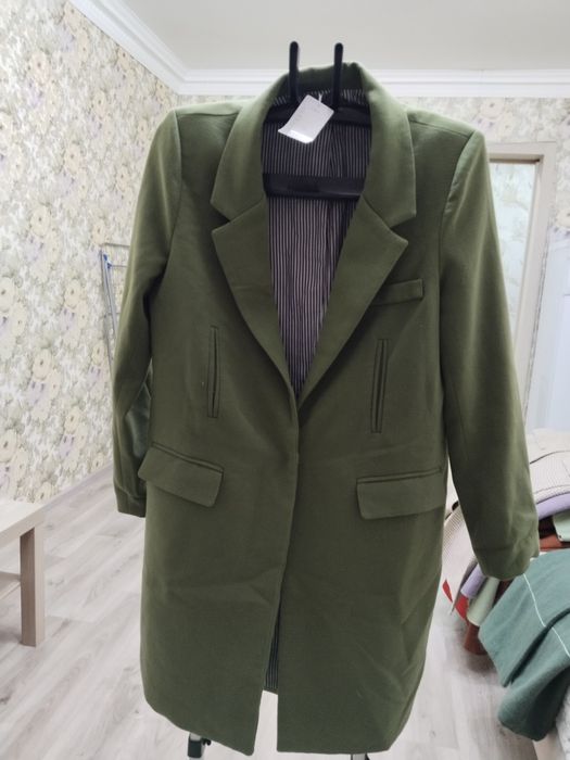 Продам пальто размеры разные