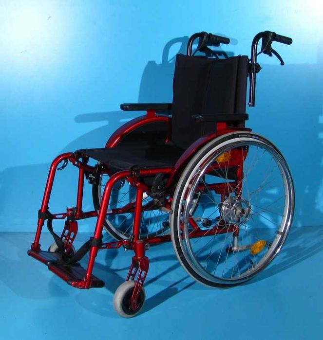 Scaun cu rotile semiactiv din aluminiu Meyra - latime sezut 46 cm