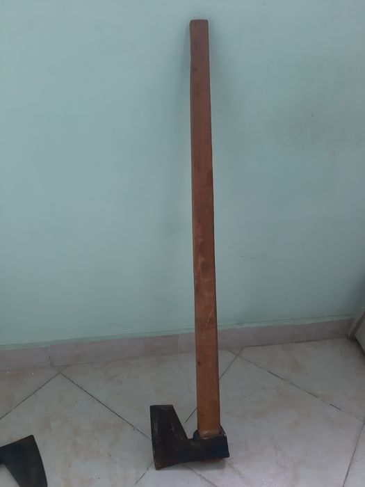 Брадва, брадва топор, малка брадва без дръжка и тесла