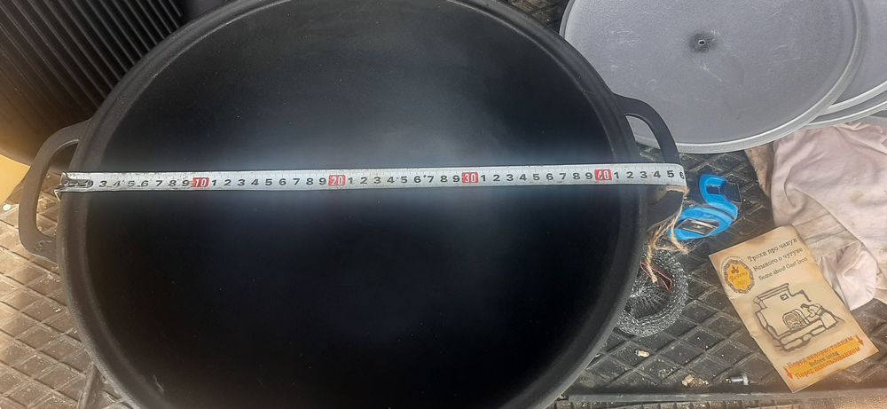 Vând ceaun nou din fonta de12litri