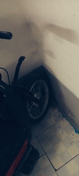 Продаю скутер  или обмен на айфон