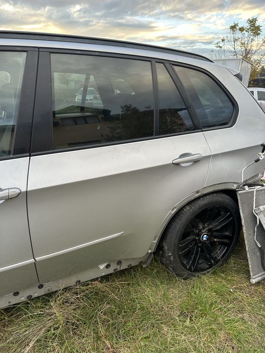 Portiera stanga spate BMW X5 E70 dreapta spate X5 E70 capota x5 E70